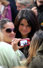 Selena Gomez : selena_gomez_1254543604.jpg