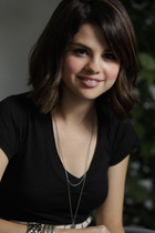 Selena Gomez : selena_gomez_1271145235.jpg