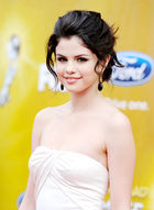 Selena Gomez : selena_gomez_1290528737.jpg