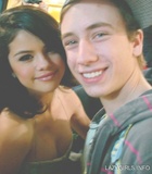 Selena Gomez : selena_gomez_1296411389.jpg