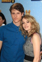 Shane Harper : TI4U1371831993.jpg