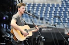 Shawn Mendes : shawn-mendes-1437047401.jpg