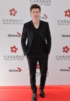 Shawn Mendes : shawn-mendes-1447016041.jpg