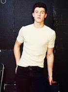 Shawn Mendes : shawn-mendes-1460321401.jpg