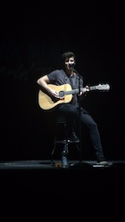 Shawn Mendes : shawn-mendes-1460848681.jpg