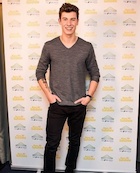 Shawn Mendes : shawn-mendes-1477413361.jpg