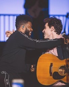 Shawn Mendes : shawn-mendes-1526169602.jpg