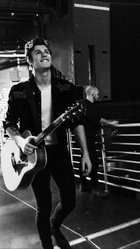 Shawn Mendes : shawn-mendes-1543731361.jpg