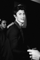 Shawn Mendes : shawn-mendes-1574655303.jpg