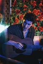 Shawn Mendes : shawn-mendes-1579528908.jpg