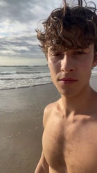 Shawn Mendes : shawn-mendes-1642805282.jpg