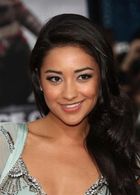 Shay Mitchell : shaymitchell_1276112391.jpg