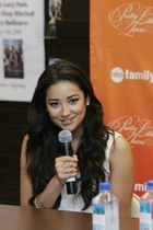 Shay Mitchell : shaymitchell_1277179762.jpg