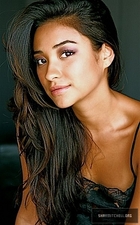 Shay Mitchell : shaymitchell_1277490243.jpg