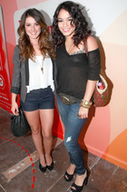 Shenae Grimes : TI4U1384010357.jpg