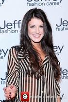 Shenae Grimes : shenae-grimes-1351017645.jpg