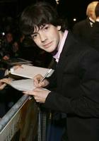 Skandar Keynes : TI4U_u1135982262.jpg