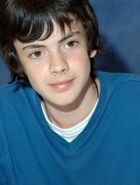 Skandar Keynes : TI4U_u1136155706.jpg