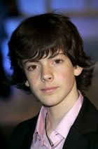 Skandar Keynes : TI4U_u1136664263.jpg