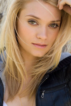 Spencer Grammer : spencer-grammer-1368358665.jpg