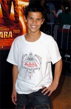 Taylor Lautner : SG_165409.jpg