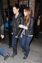 Taylor Lautner : TI4U1376929354.jpg