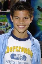 Taylor Lautner : TI4U_u1154881671.jpg