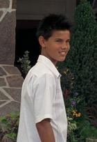 Taylor Lautner : TI4U_u1156354825.jpg