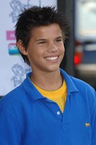 Taylor Lautner : TI4U_u1157934827.jpg