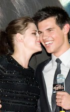 Taylor Lautner : TI4U_u1275745879.jpg