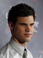 Taylor Lautner : taylor-lautner-1312666270.jpg