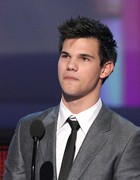 Taylor Lautner : taylor-lautner-1312825889.jpg