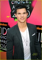 Taylor Lautner : taylor-lautner-1314397178.jpg