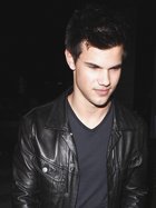 Taylor Lautner : taylor-lautner-1314906241.jpg