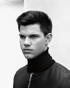 Taylor Lautner : taylor-lautner-1314906246.jpg