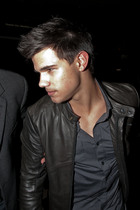 Taylor Lautner : taylor-lautner-1314910599.jpg