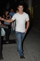 Taylor Lautner : taylor-lautner-1315352161.jpg