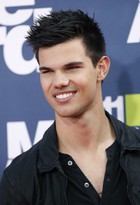 Taylor Lautner : taylor-lautner-1315384220.jpg