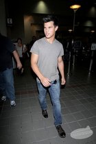 Taylor Lautner : taylor-lautner-1315420643.jpg