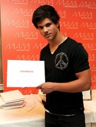 Taylor Lautner : taylor-lautner-1315420777.jpg