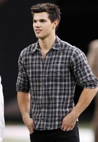 Taylor Lautner : taylor-lautner-1315420805.jpg