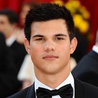 Taylor Lautner : taylor-lautner-1315733299.jpg