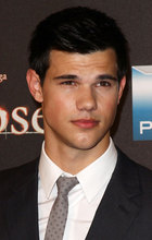 Taylor Lautner : taylor-lautner-1316024760.jpg