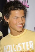 Taylor Lautner : taylor-lautner-1316350445.jpg