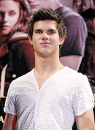 Taylor Lautner : taylor-lautner-1316650419.jpg