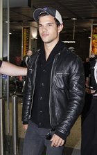 Taylor Lautner : taylor-lautner-1316993032.jpg