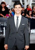 Taylor Lautner : taylor-lautner-1317086814.jpg