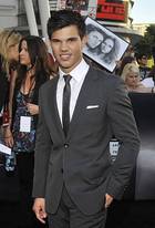 Taylor Lautner : taylor-lautner-1317086818.jpg