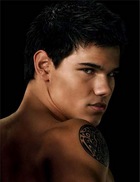 Taylor Lautner : taylor-lautner-1317403151.jpg