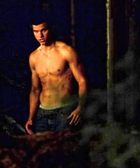 Taylor Lautner : taylor-lautner-1325307095.jpg